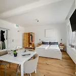 Hre St Gallen *
