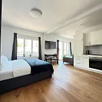 Hre St Gallen *